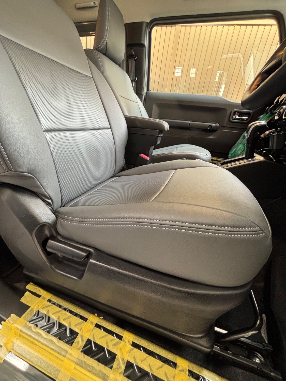 ジムニー シートカバー 全席セット [ アルティナ Artina スタンダード ]シート・カバー 車 車用品 カー用品  ジムニーシートカバー アルティナ JB64 レビュー画像6