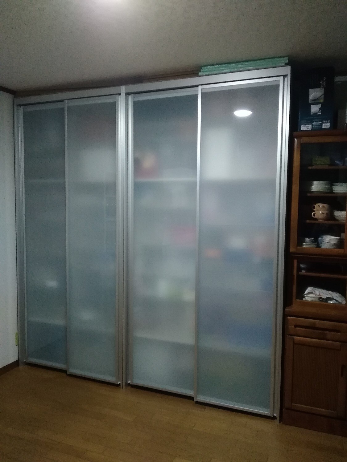 【楽天市場】キッチン収納 リクシル シエラ スライディングストッカーサイズ 高さ2350mm 奥行450mm 幅900mm 間口変更可能 納期 ...