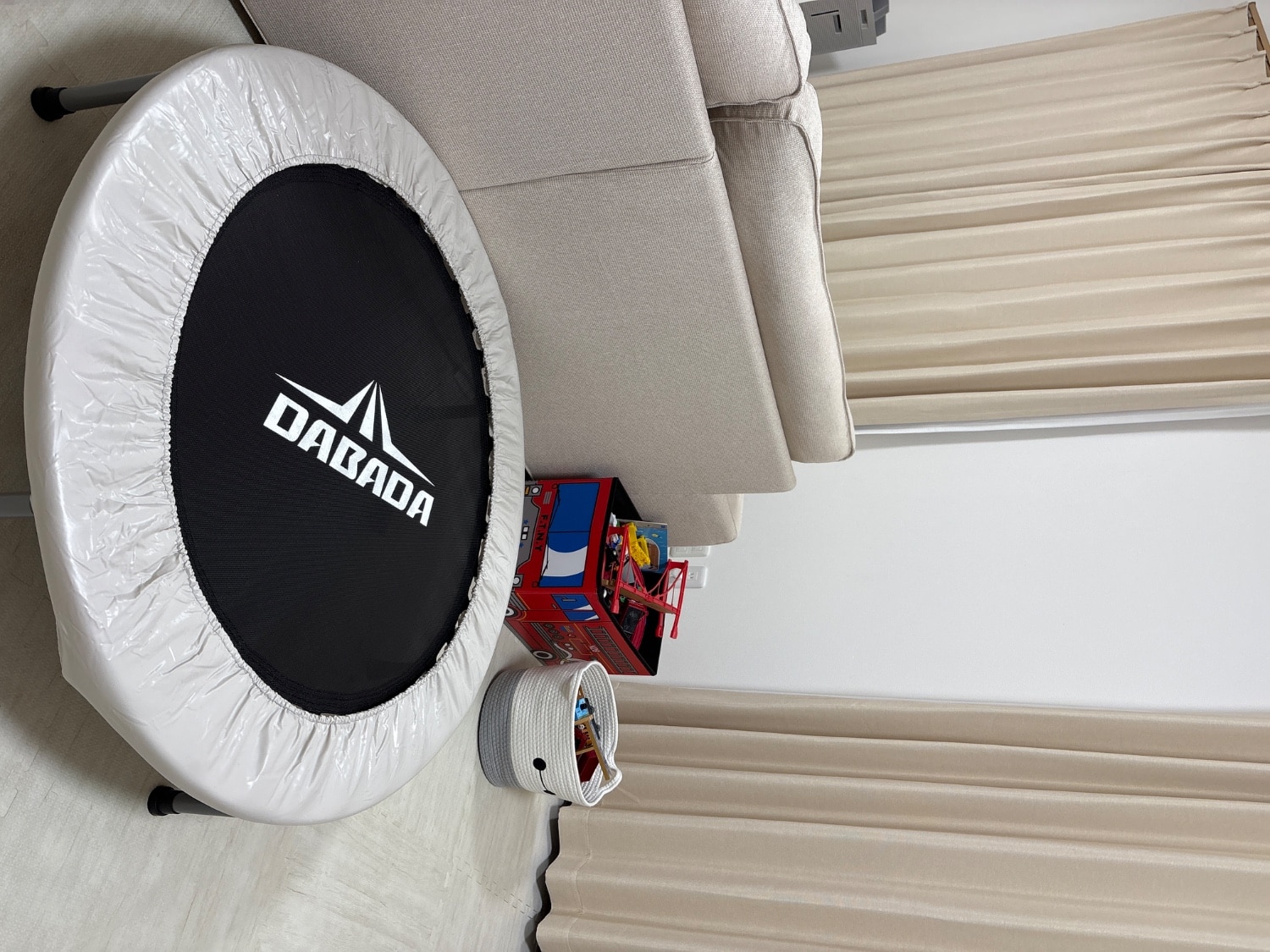 TVに紹介されました! トランポリン 手すり マット ラッピング 耐荷重150kg 102cm 全26色 男の子 女の子 DABADAトランポリン トランポリン口コミ 室内トランポリン レビュー画像7