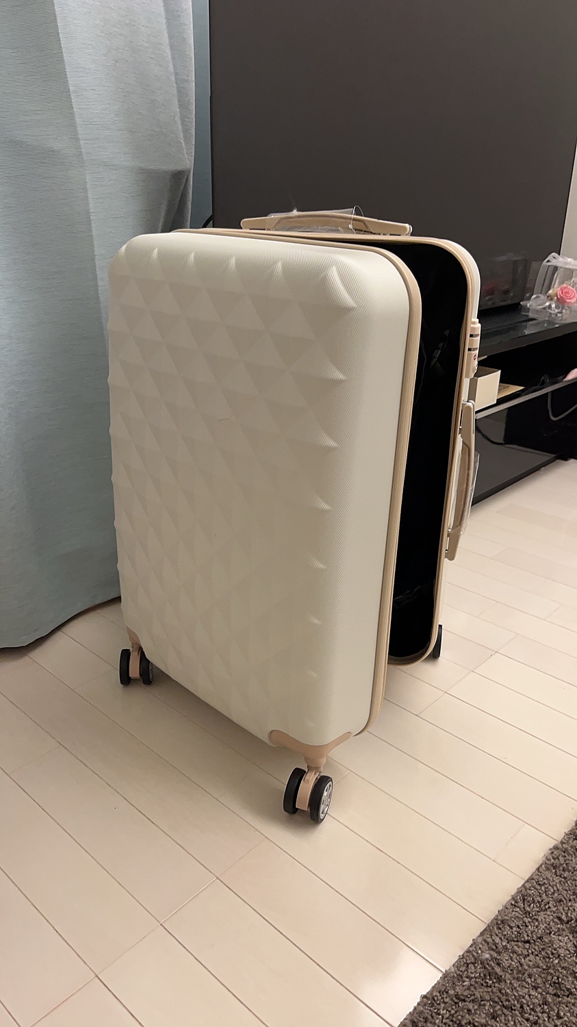 お買い得❗キルトタイプ スーツケース Mサイズ ホワイト❗ - 旅行用バッグ