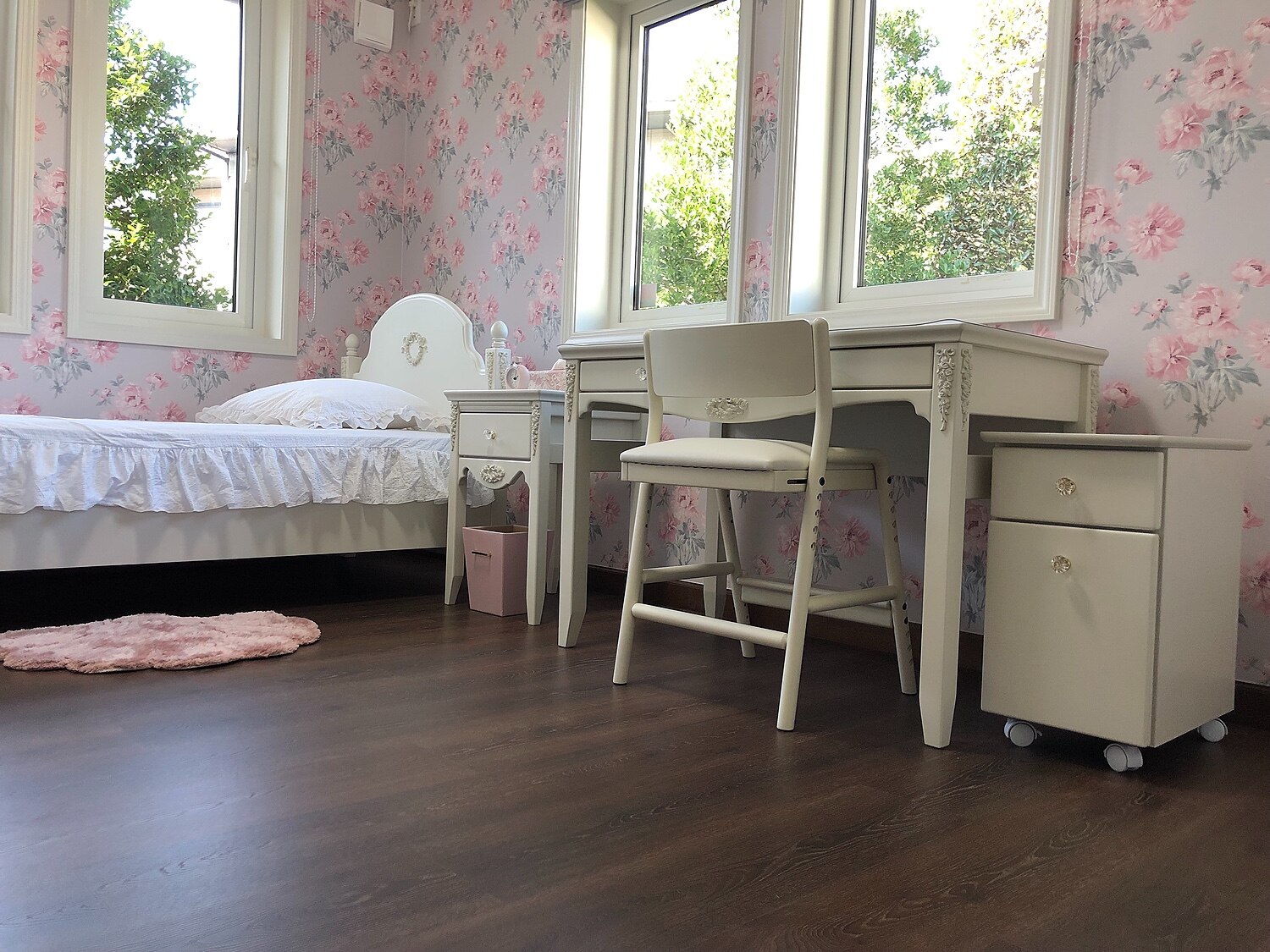 楽天市場 宅配便 玄関渡し チェレスタ シングル ベッドフレーム すのこ付き オリジナルデザイン ホワイト ローズ エレガント プリンセス ガーリー姫 寝室 ベッド 白家具 子供部屋 かわいい おしゃれ 木製 国産 Re Lshop リエルショップ みんなのレビュー 口コミ