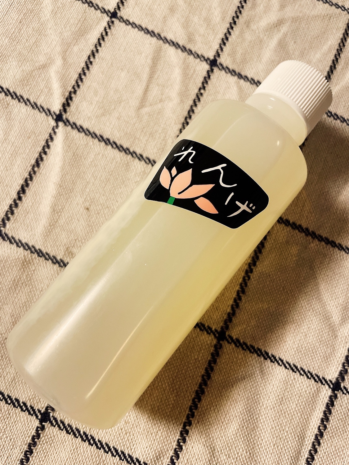 【楽天市場】【れんげ研究所 公式オンラインショップ】 化粧水 保湿 乾燥 シミ ニキビ しわ れんげ化粧水 1本 140CC (使用期限1月15日) ( サリチル酸 レモン レンゲ化粧水