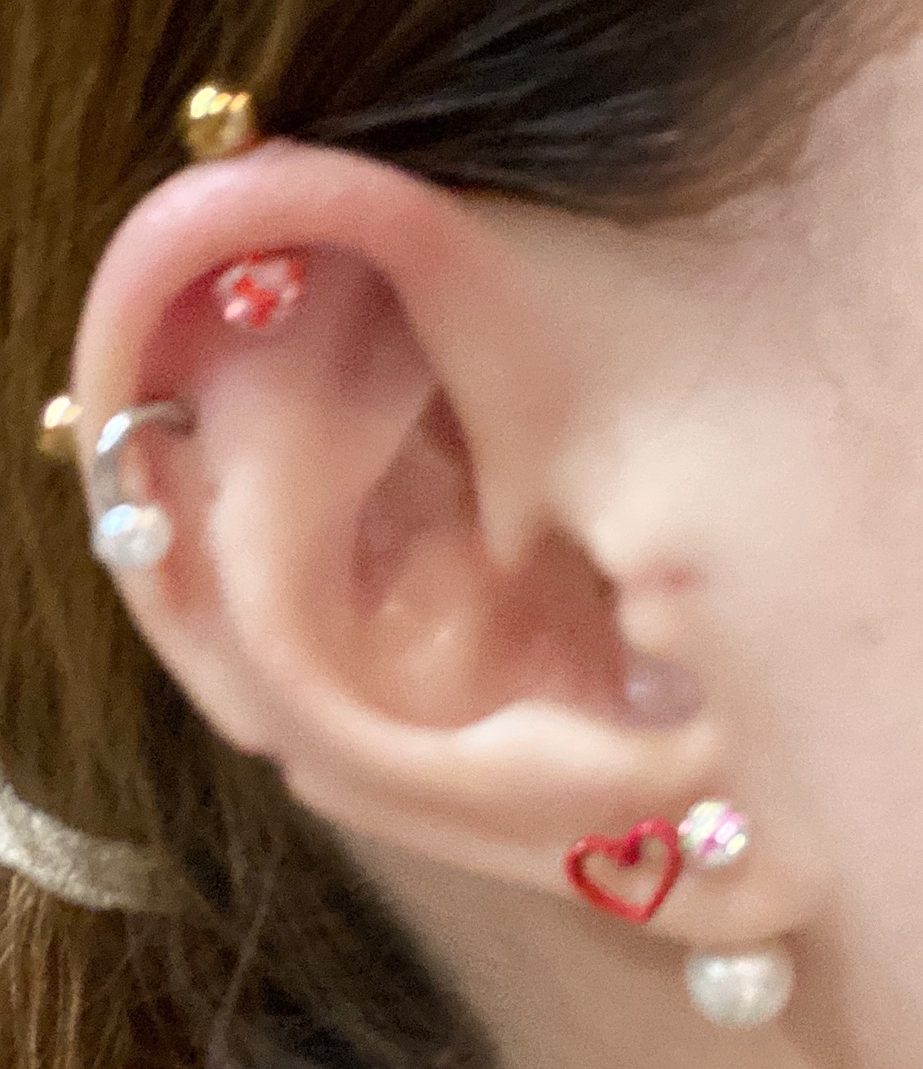 楽天市場 楽天soy5年連続受賞 ボディピアス キャッチ 18g 16g 14g スパイラルバーベル ラブレット 軟骨ピアス かわいい パールキャッチ シルバー サージカルステンレス 金属アレルギー対応 つけっぱなし ストレートバーベル ラブレットスタッド 片耳用 なんこつぴあ