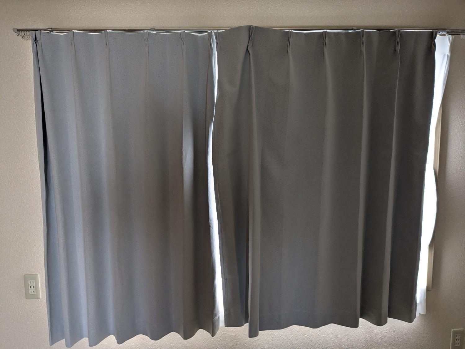 カーテン 完全遮光 遮光 1級 2級 幅100cm 幅125cm 幅150cm 丈90cm～丈215cm ホワイト グレ 完全遮光カーテン マックラシリーズ 遮光カーテン口コミ レビュー画像7