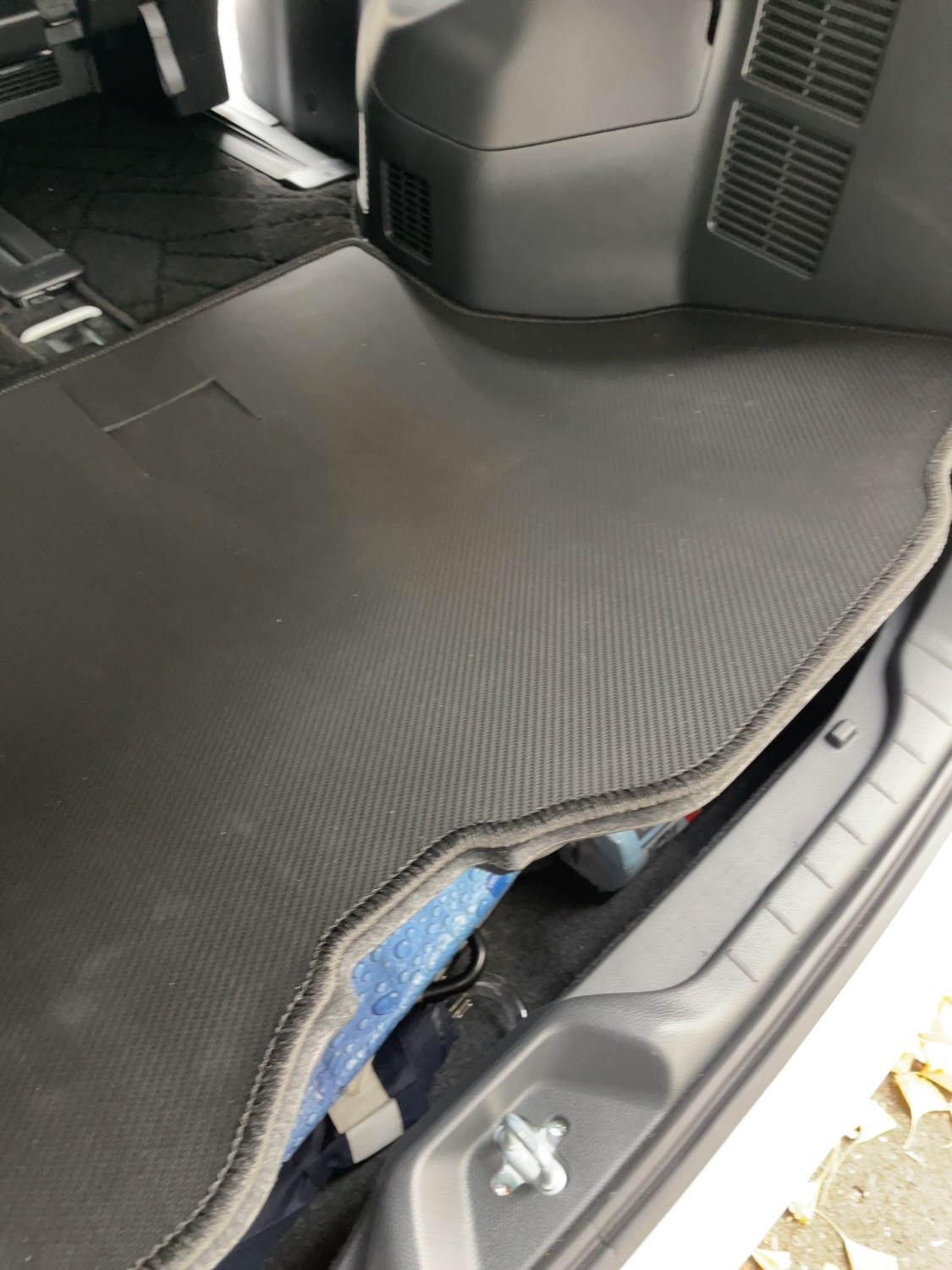 トヨタ 新型 ノア ヴォクシー 90系 2025年9月〜対応 トランクマット ラゲッジマット ◆カーボンファイバー調 リ ノア90系 ヴォクシー90系 トランクマット レビュー画像7
