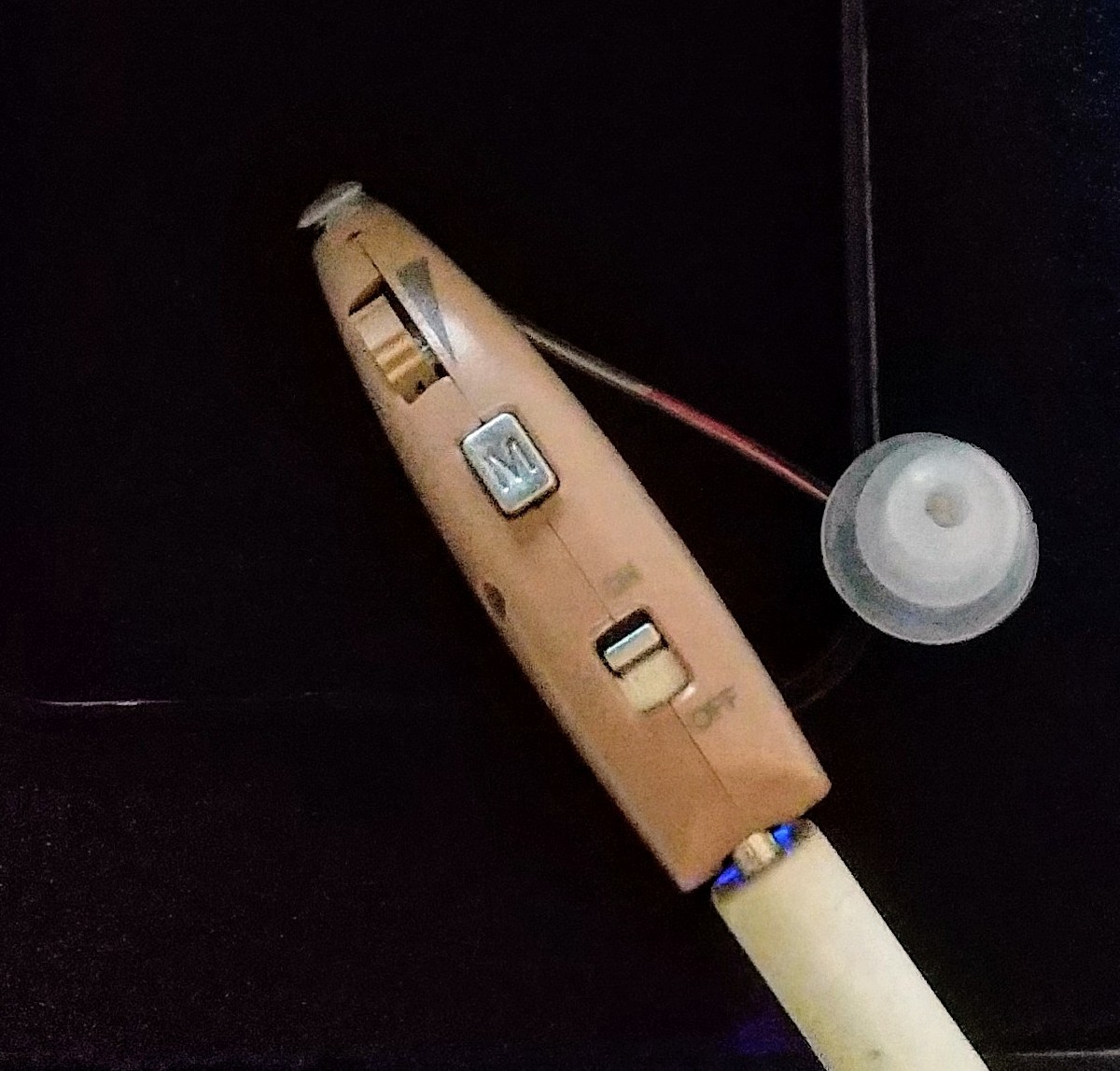 ミミクリア　正規品　集音器 Amazon.co.jp: ミミクリア 集音器 1個片耳用 [ 高齢者 充電式