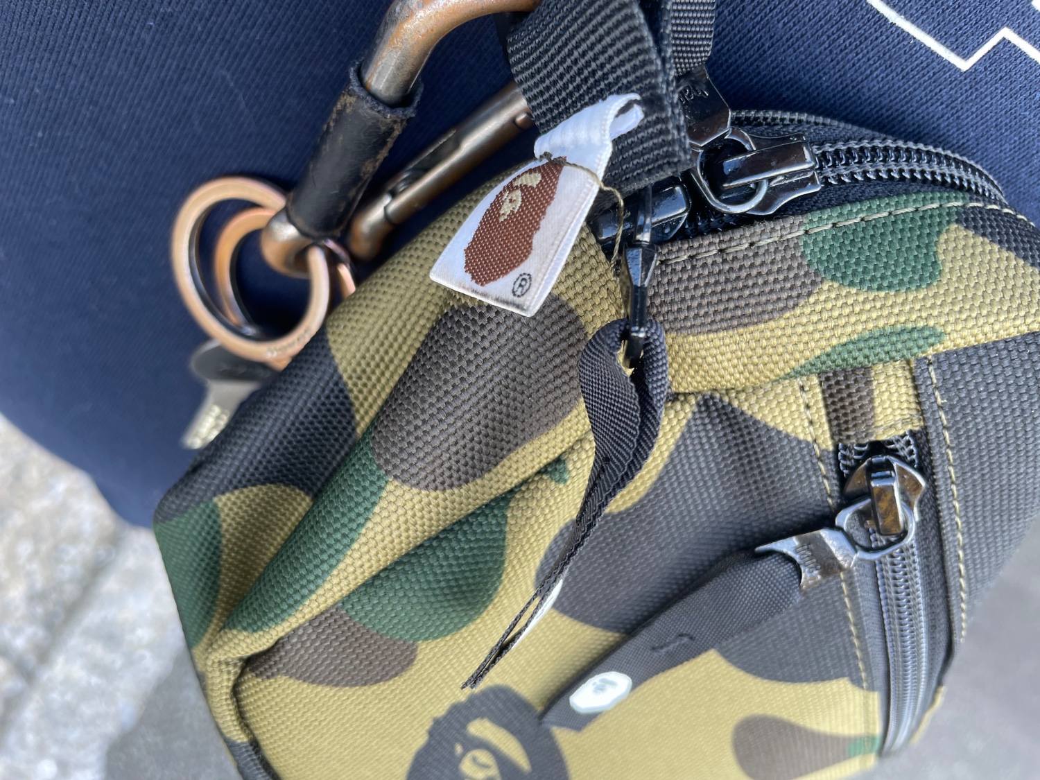 A BATHING APE 1ST CAMO CORDURA ショルダーバッグ A BATHING APE 1ST CAMO CORDURA PHONE SHOULDER BAG M ア