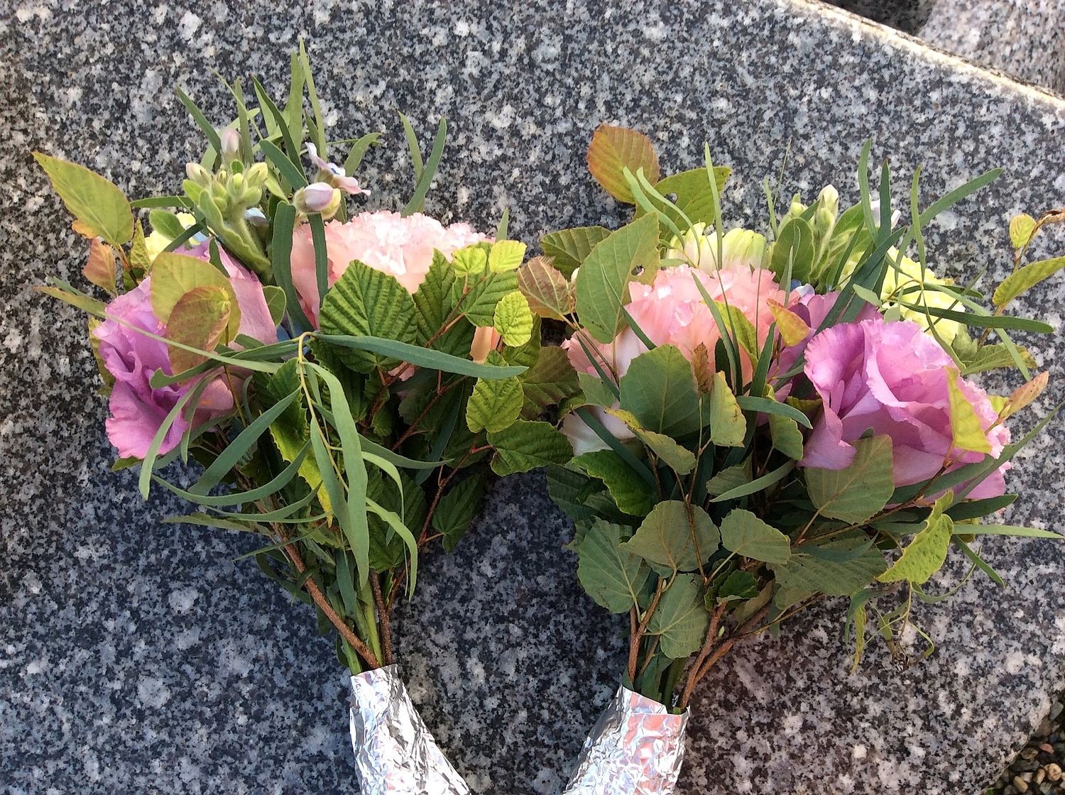 楽天市場 お彼岸 オリジナルな生花のお墓参りの花 墓花 1個 お供え花 洋花を使った旬のおまかせ供花 生花 仏花 お供え お悔やみ 仏事 法事 命日 一周忌 法要 お彼岸 お花 喪中見舞い 花束 立札 カード日付指定 ノイフラワーレガーロ みんなのレビュー 口コミ 楽天市場 お彼岸 オリジナルな生花のお墓参りの花 墓花 1個 お供え花 洋花を使った旬のおまかせ供花 生花 仏花 お供え お悔やみ 仏事 法事 命日 一周忌 法要 お彼岸 お花 喪中見舞い 花束 立札 カード日付指定 ノイフラワーレガーロ みんなのレビュー 口コミ