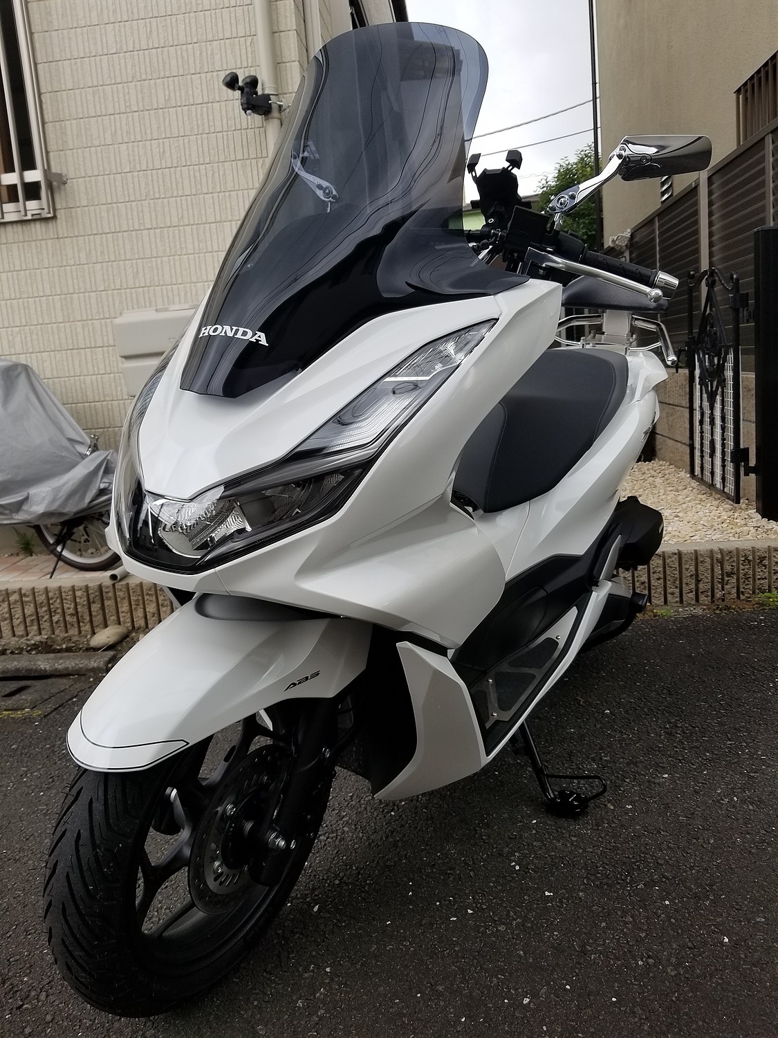 楽天市場】【 2022年式まで対応!! 】TWR製 PCX(JK05)/PCX160(KF47)用ウインドロングシールド/ウインドロングスクリーン( スモーク) PCX21M PCXe:HEV 2022年式まで対応 改造 風除け ツーリング バイクパーツ  かっこいい(輸入バイクパーツ卸ツイントレード)(3ページ目 ...