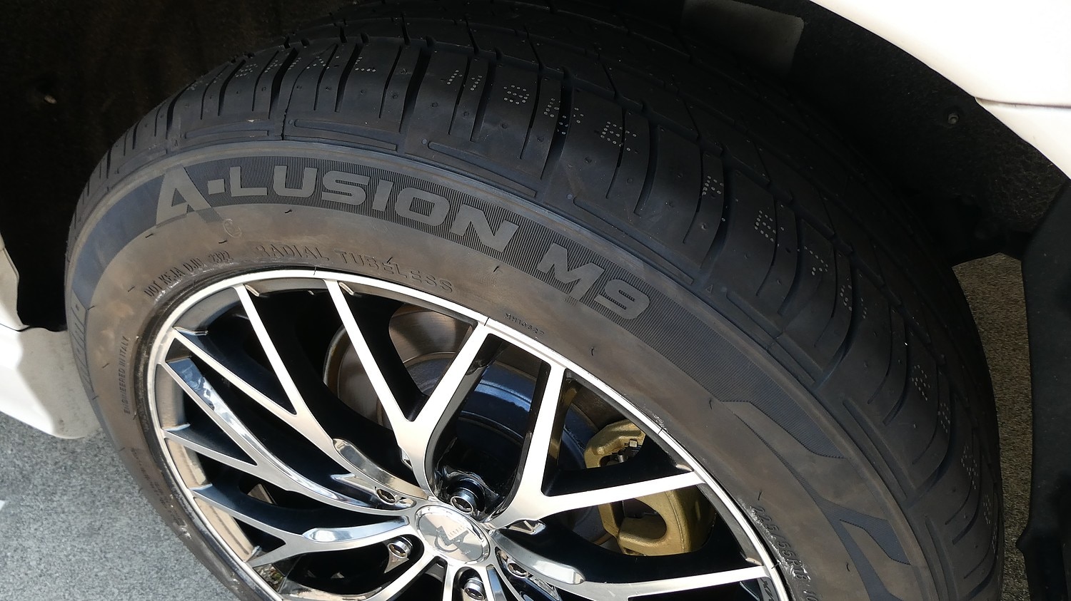楽天市場】【取付対象】MOMO Tires モモ A-LUSION M-9 225/55R18 (225 