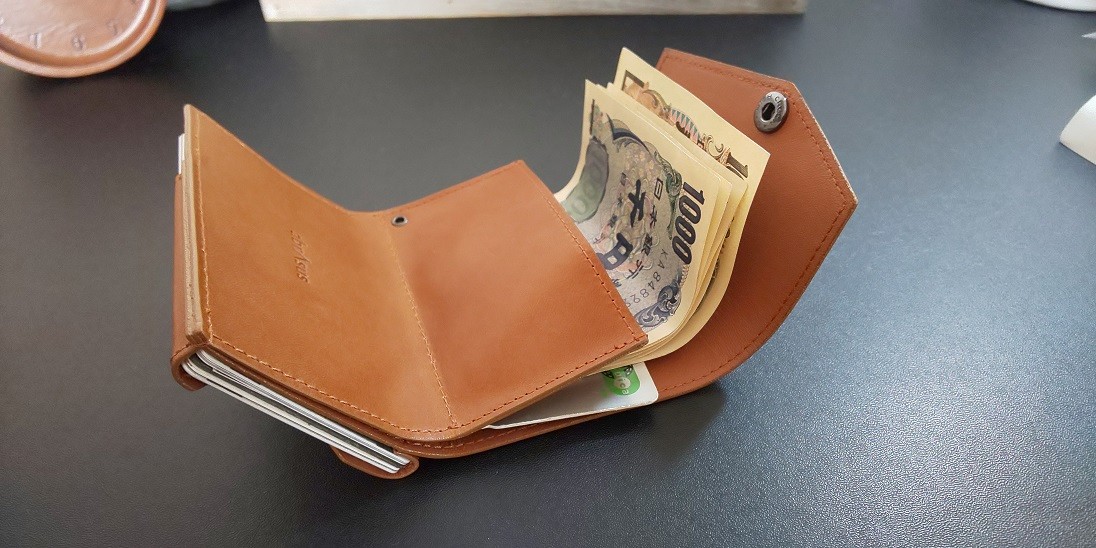 アブラサス 薄い財布 ブッテーロレザー ブラック - 折り財布