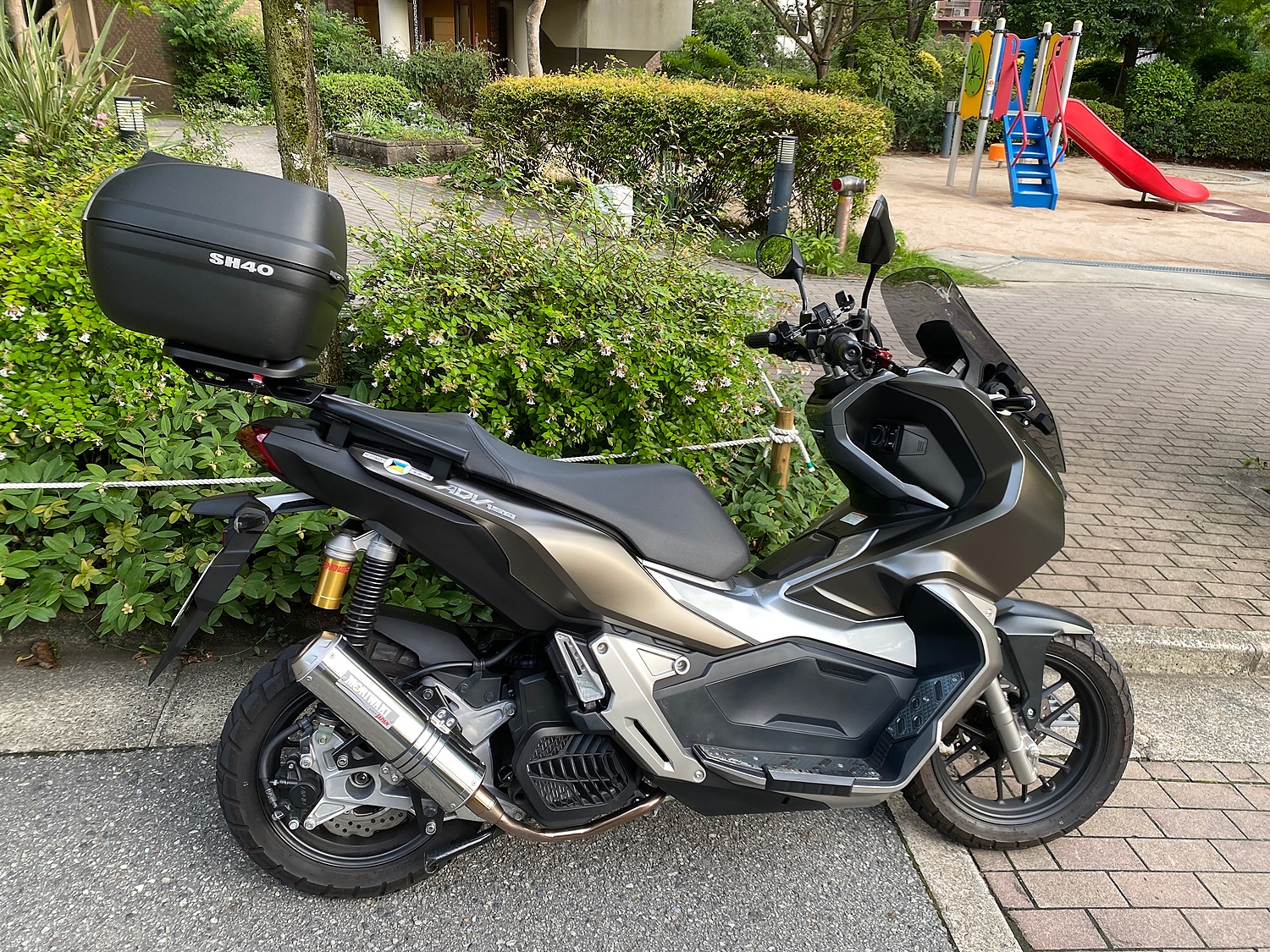 楽天市場】SHAD SH40 リアボックス トップケース 40L シャッド バイク用 バッグ ケース 人気 スペイン バイク 原付 大容量(バイク・ バイク用品はとやグループ) | みんなのレビュー·口コミ