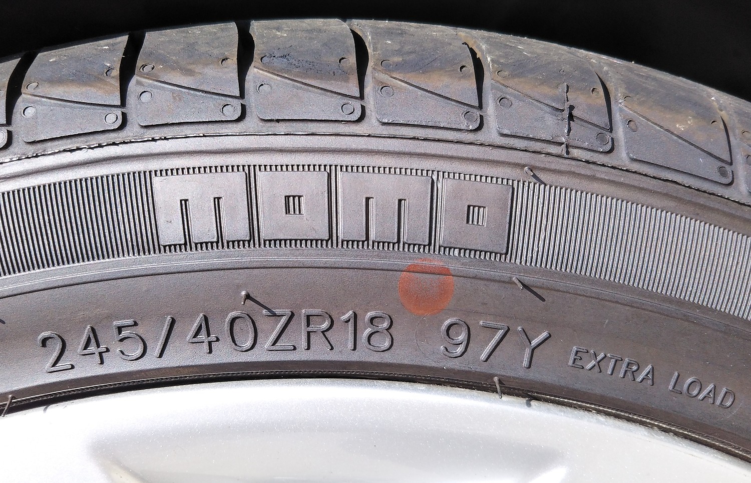 楽天市場】【取付対象】MOMO Tires (モモ) OUTRUN M-3 245/40R18 (245