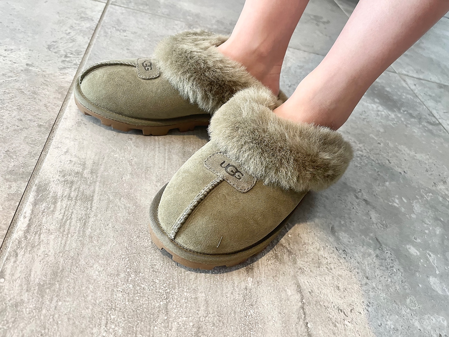 楽天市場】アグ コケット UGG サボ レディース ベージュ 茶色 楽天市場】アグ コケット UGG サボ レディース ベージュ 茶色