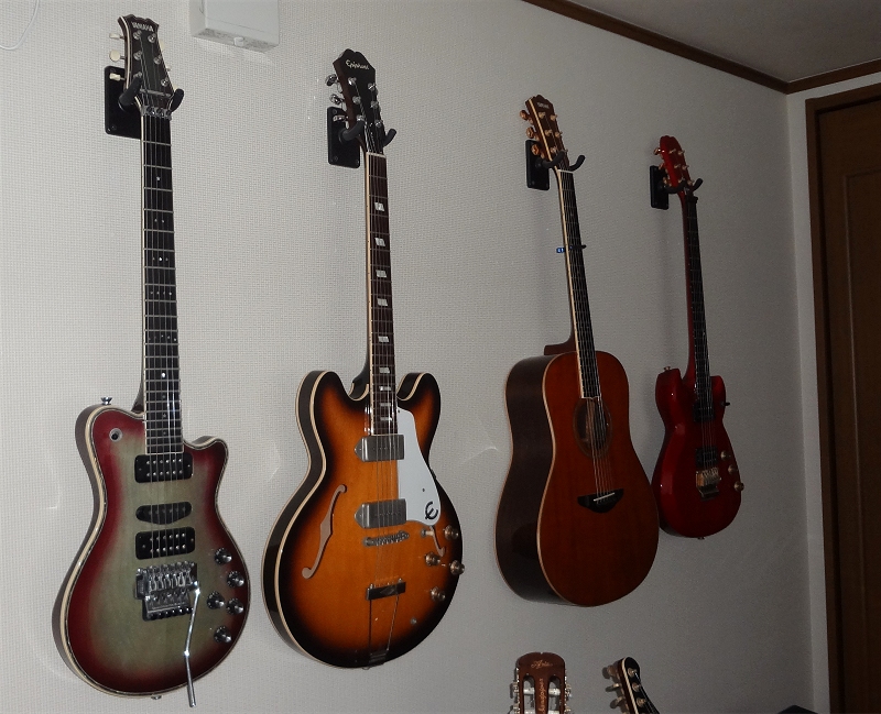 楽天市場 Guitar Stands Hanger エレキギターハンガー エレキ ベース 楽器 スタンドギターハンガー 2個セット 壁掛け ハンガー ネジ付き 楽器 ソリッドボディ エレキギター ベース ギター 吊す 壁かけ ギタースタンド より コンパクト おすすめ ワタナベ楽器 楽天