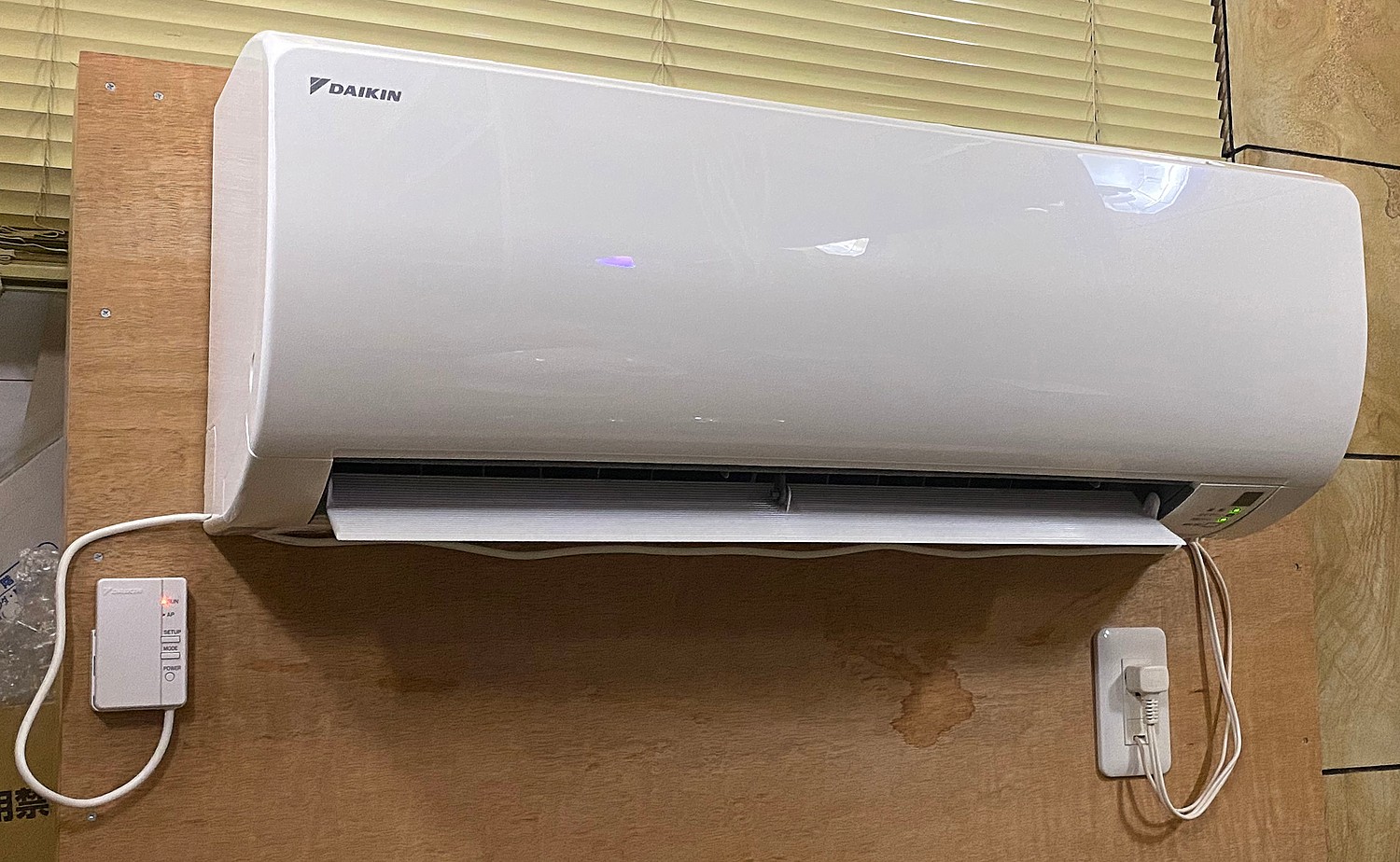 DAIKIN BRP087A42 無線LAN接続アダプター(エアコン用) - 冷暖房器具