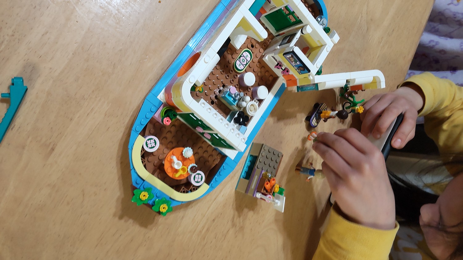 楽天市場 レゴ R 認定販売店 レゴ フレンズ フレンズのハウスボート Lego おもちゃ 玩具 ブロック 男の子 女の子 ごっこ遊び 人形 小学生 かわいい プレゼント ギフト 誕生日 ベネリック レゴストア楽天市場店 みんなのレビュー 口コミ