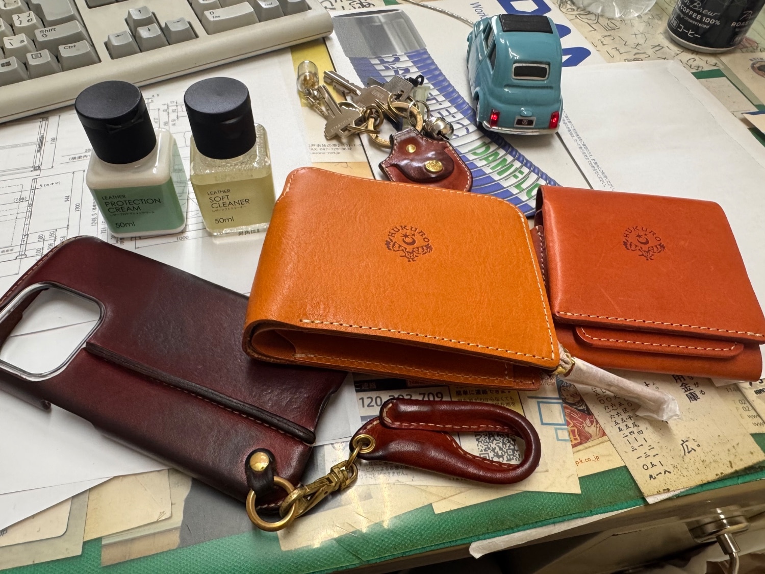 HUKURO フクロ 二つ折り財布 ブラウン 右利き用栃木レザー 未使用品 未使用 HUKURO フクロウ 二つ折り財布 大きく開く小さな財布