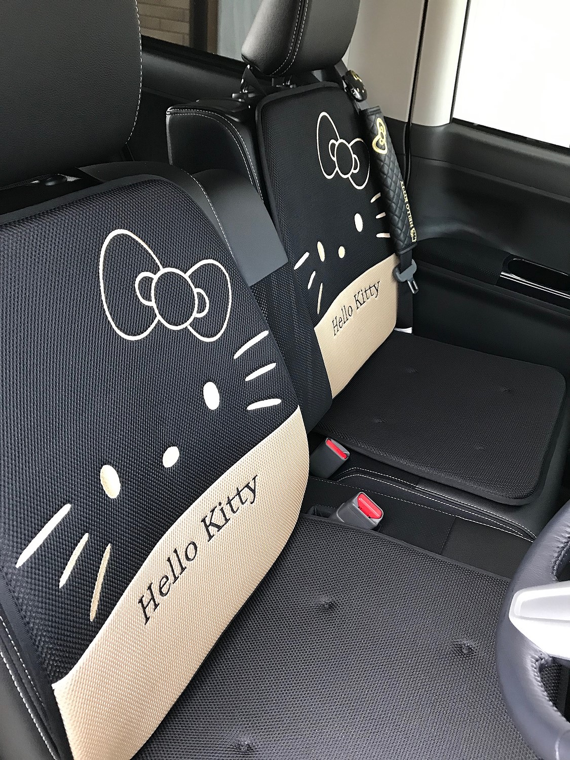 楽天市場 ハローキティ カーシートクッション メッシュl型 2枚セット ブラック サンリオオンラインショップ みんなのレビュー 口コミ