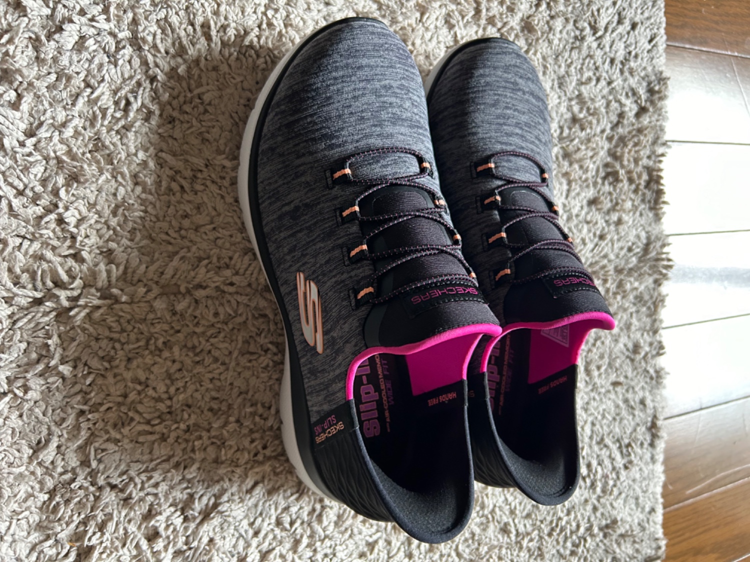 [美品]SKECHERS スリップインズ SKECHERS スケッチャーズ スリップインズ：ディーライツ