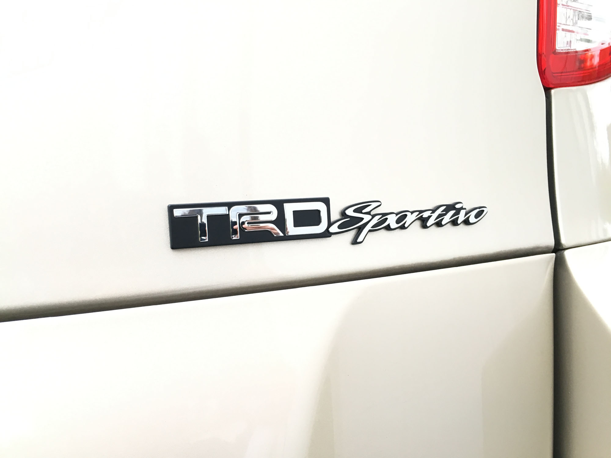 TRD エンブレム Sportivo（toyota トヨタ） MS010-00001 TRD 外装 車