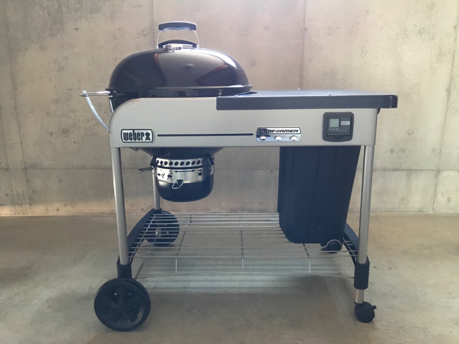 Weber 57cmパフォーマープレミアム 炭 チャコール 15401508 楽天市場】バーベキュー コンロ 57cmパフォーマープレミアム 炭