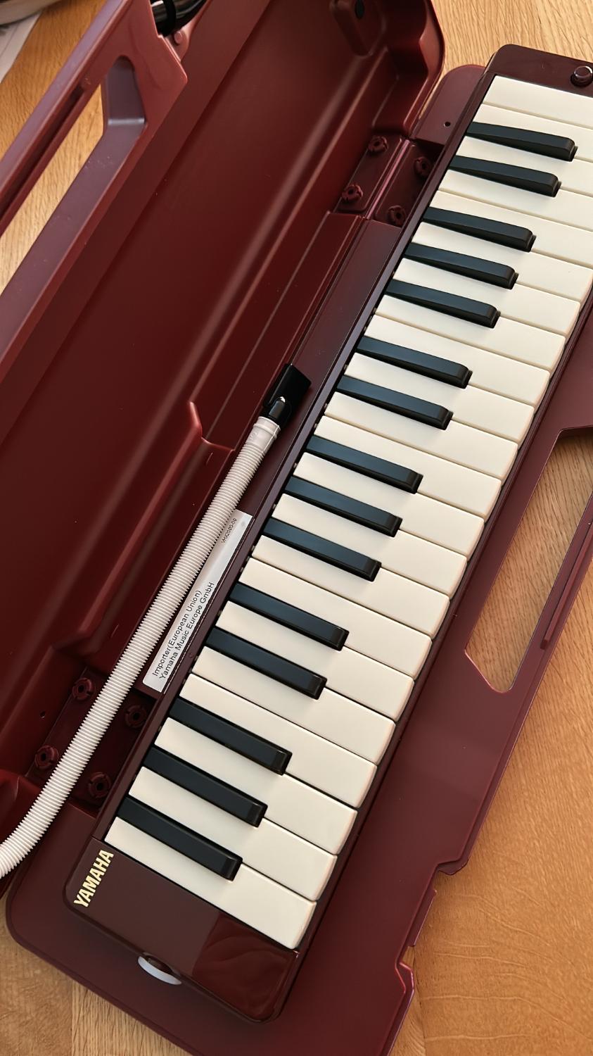 楽天市場】YAMAHA ピアニカ P-37D（37鍵・マルーン） ヤマハ(楽器de