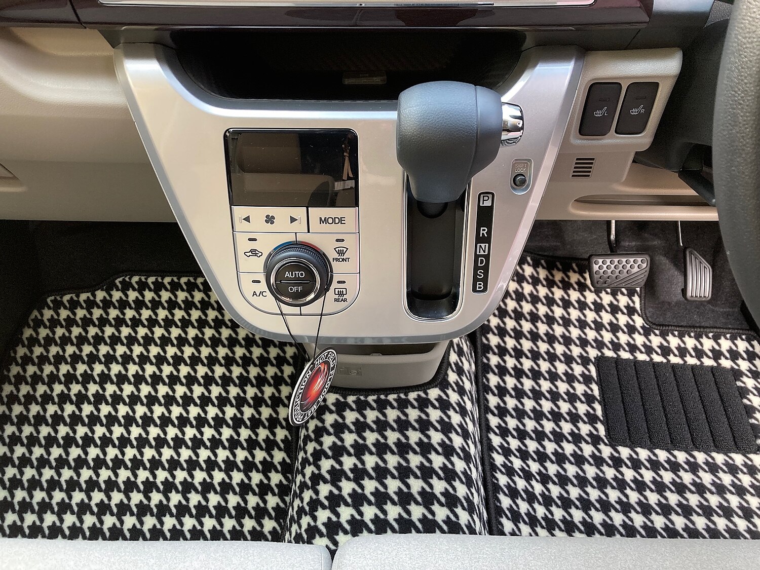 楽天市場 ダイハツ キャスト Cast La250s フロアマット La260s対応 千鳥格子柄 Hotfield 光触媒抗菌加工 送料無料 マット カーマット 車 Daihatsu パーツ 車用品 カー用品 ホットフィールド ダイハツキャスト フロアマット専門店 Hotfield みんなのレビュー 口コミ