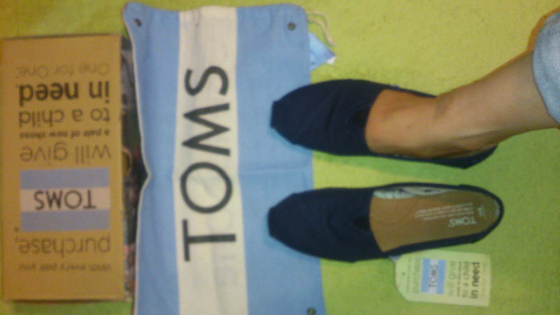 楽天市場 Toms Shoesトムズシューズ 並行輸入 海外正規品 送料無料 Toms Shoes トムズ シューズ Canvas Women S Classics キャンバス クラシック レディース スリッポン フラットシューズ エスパドリーユ メール便不可 インポートtシャツ Puffy Pez みんなの