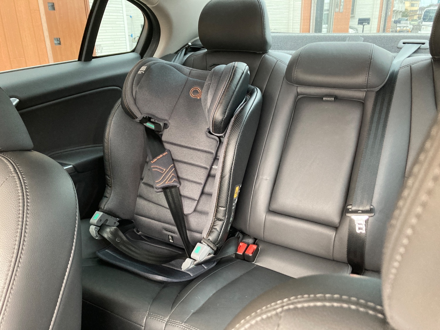 楽天市場】ジュニアシート ISOFIX 対応 R129 PLAY Backfix