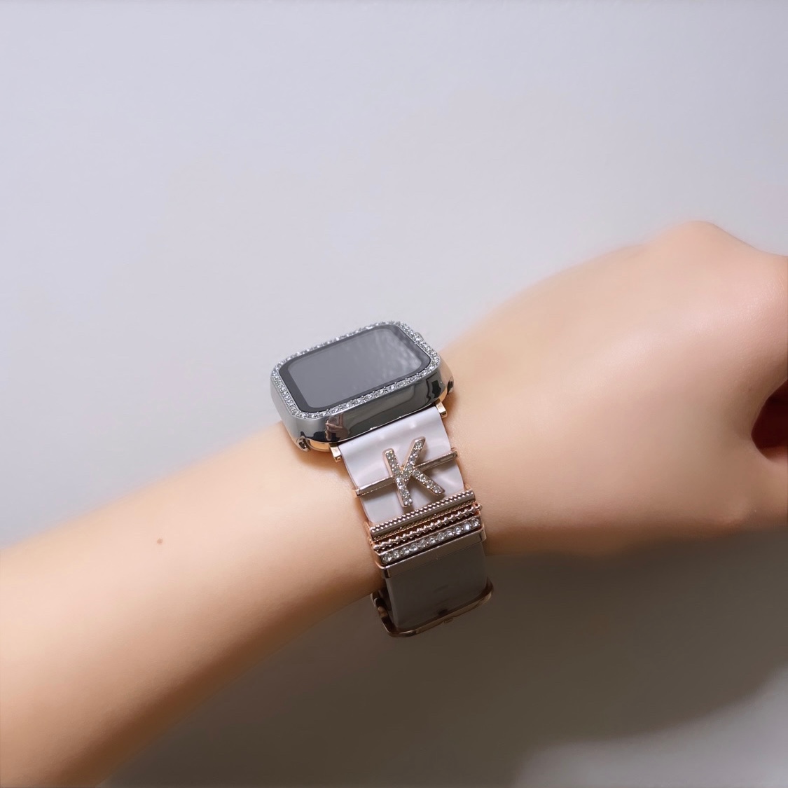 Apple Watch バンド用 アクセサリー イニシャル ローズゴールド - 時計