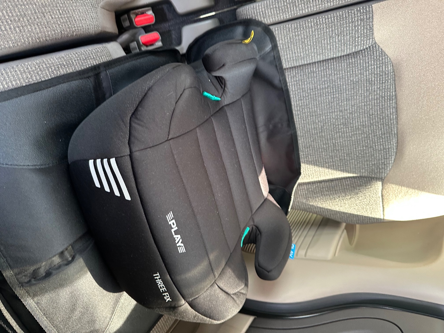 楽天市場】ジュニアシート ISOFIX R129 i-Size 対応 PLAY Three