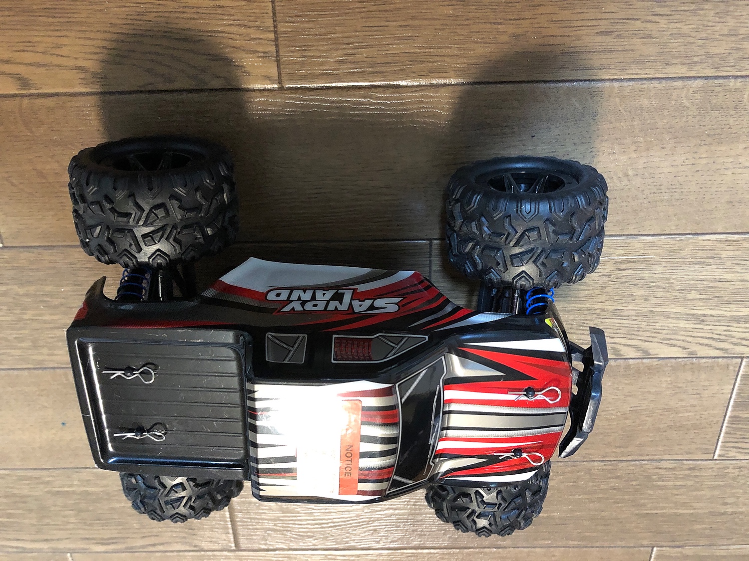 ☆新品未開封☆DEERC ラジコンカー オフロード 速い 4wd 子供 大人の+