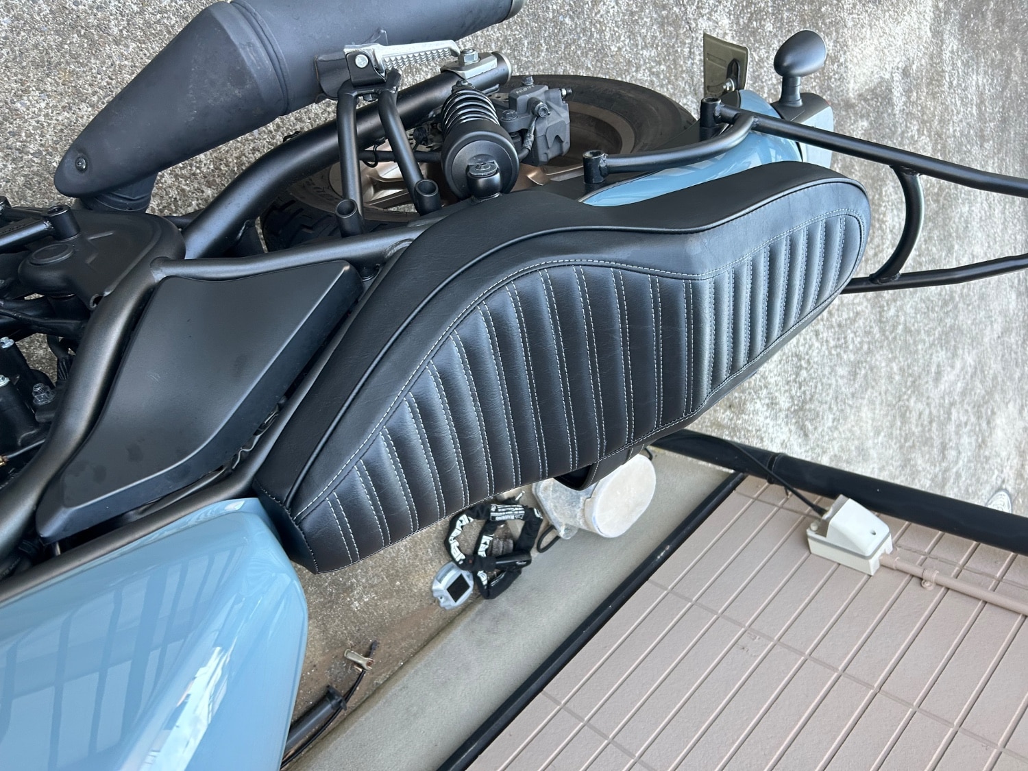 楽天市場】ホンダ レブル250/500交換用ダブルシート /モトロード(V4 