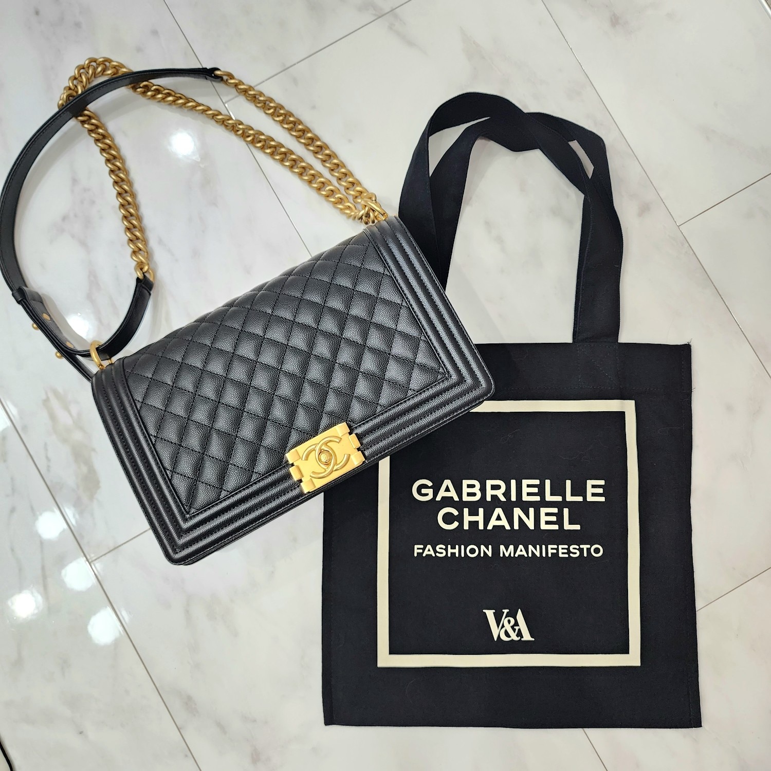 楽天市場】シャネル 美術館トートバッグ ロンドン限定 CHANEL 楽天市場】シャネル 美術館トートバッグ ロンドン限定 CHANEL