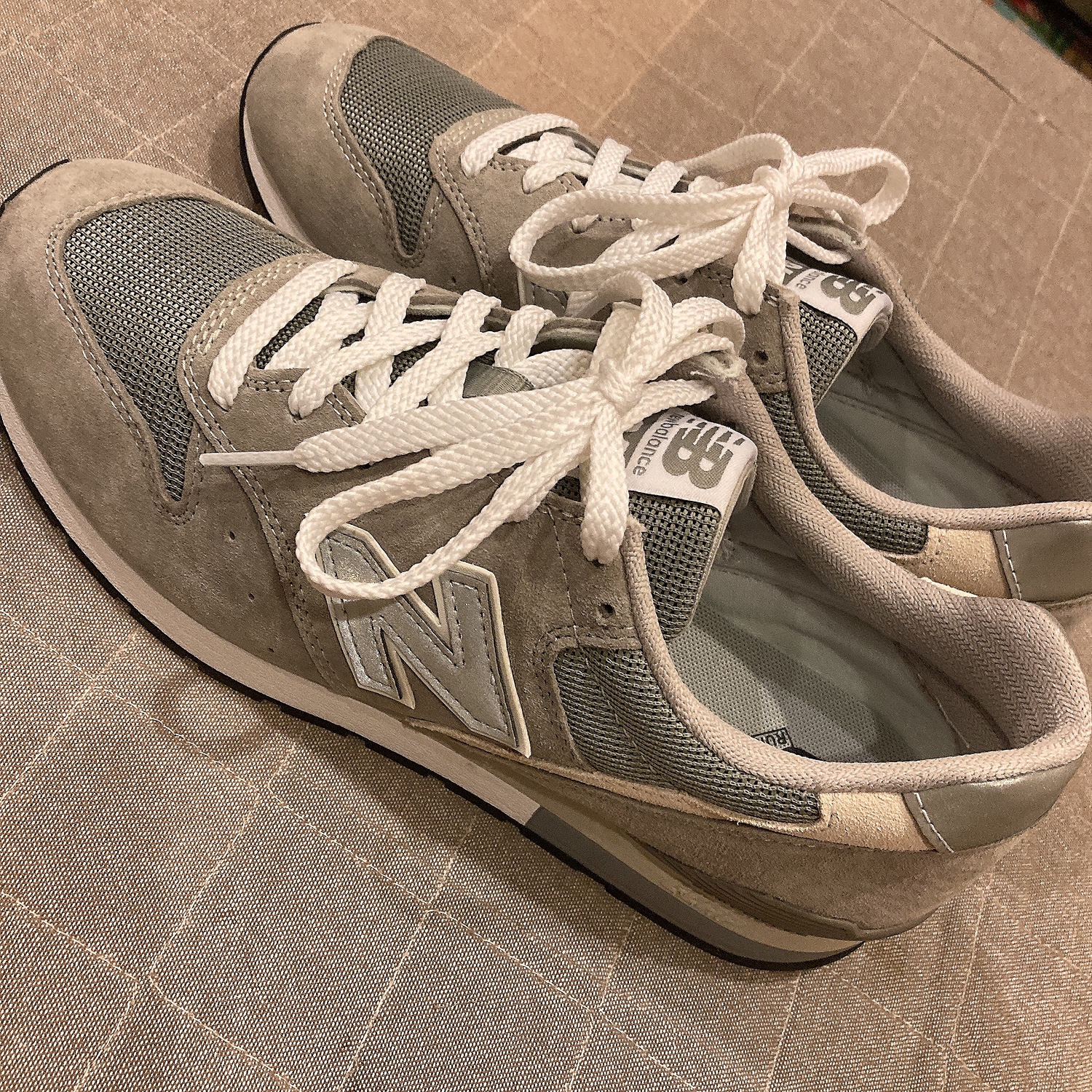 楽天市場】ユニセックス/new balance/ニューバランス/定番/GR2グレー/CD2チャコール/BK2ブラック/NV2ネイビー/品番:CM996 /22.5～25cm,26～28cm【クーポン配布中!!4日20:00～11日01:59迄】ユニセックス/new balance/ニューバランス /定番/GR2/CD2/BK2/NV2/品番:CM996【お一 ...