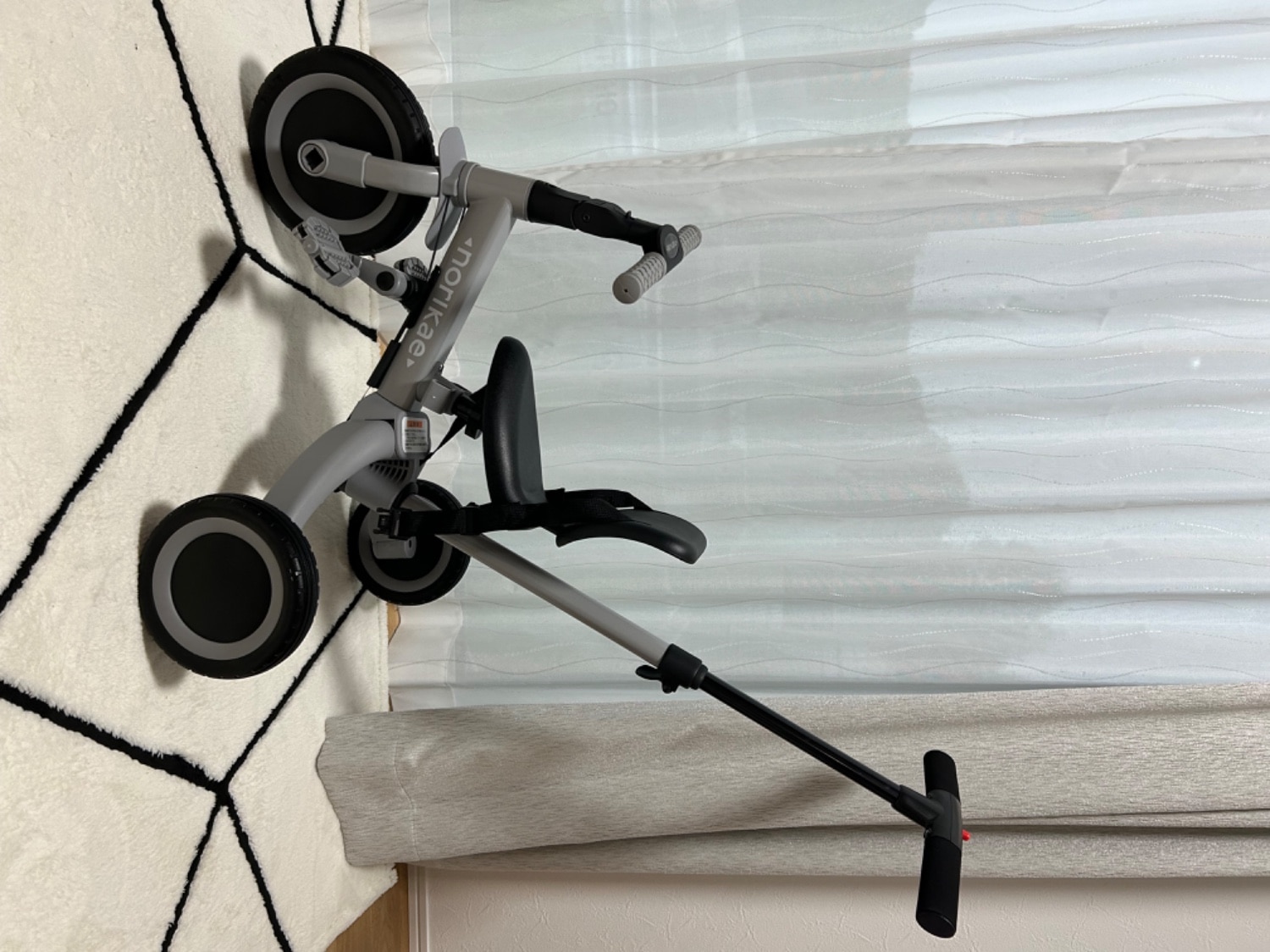 のりかえ三輪車 押し棒付き ヤトミ 股ベルト付き 背もたれ付き 4WAY バランスバイク キッズバイク 変身 三輪車 子 のりかえ三輪車 ヤトミ三輪車 三輪車口コミ レビュー画像14