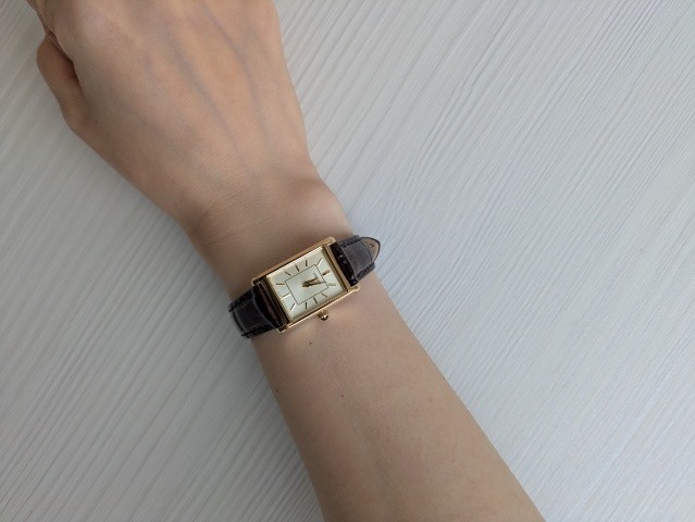 夏セール開催中 MAX80%OFF！ 極美品】SEIKO ESSENTIALS 腕時計