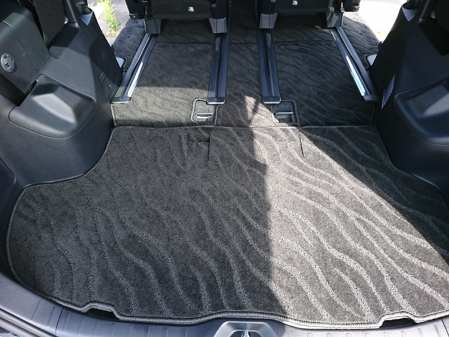 トヨタ ノア ヴォクシー 80系 フロアマット+ステップマット+トランクマット ラゲッジマット ◆ジェネラル HOTFI ノアフロアマット ヴォクシー80系 HOTFIELDフロアマット レビュー画像14