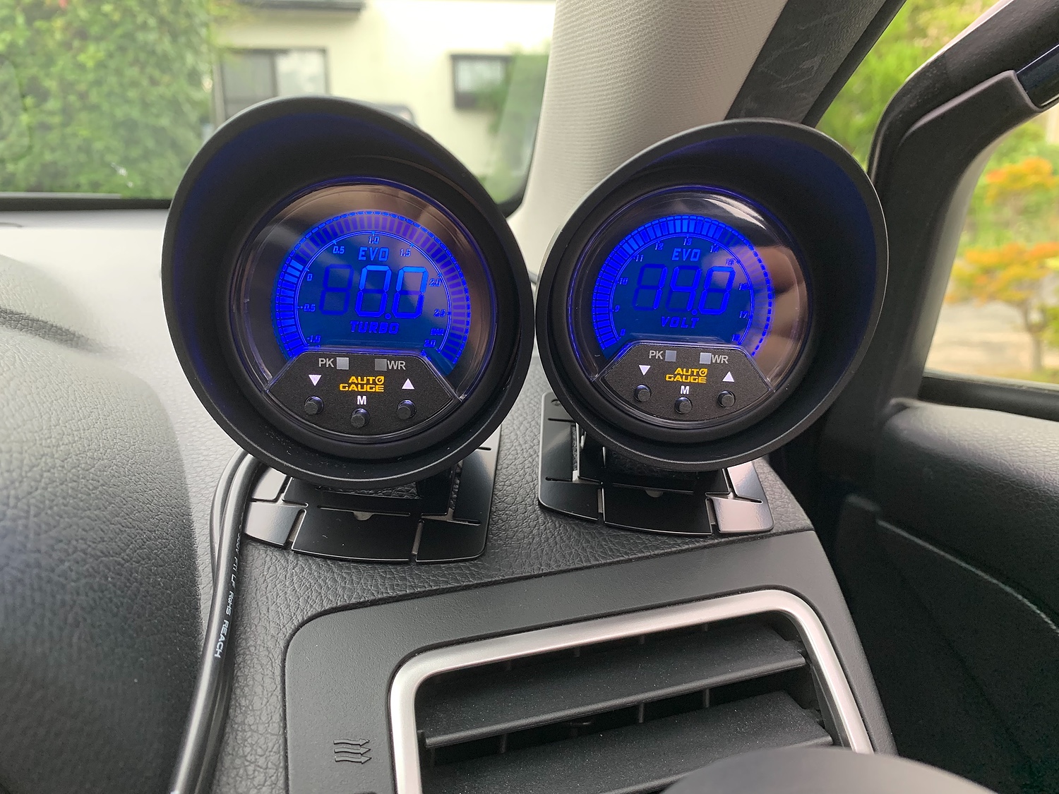 楽天市場 送料無料 オートゲージ 電圧計 車 60mm 60f デジタルメーター 追加メーター 後付け Autogauge 日本製モーター 4色バックライト ワーニング機能 ピークホールド機能 456シリーズ 送料無料 Garage Collection みんなのレビュー 口コミ