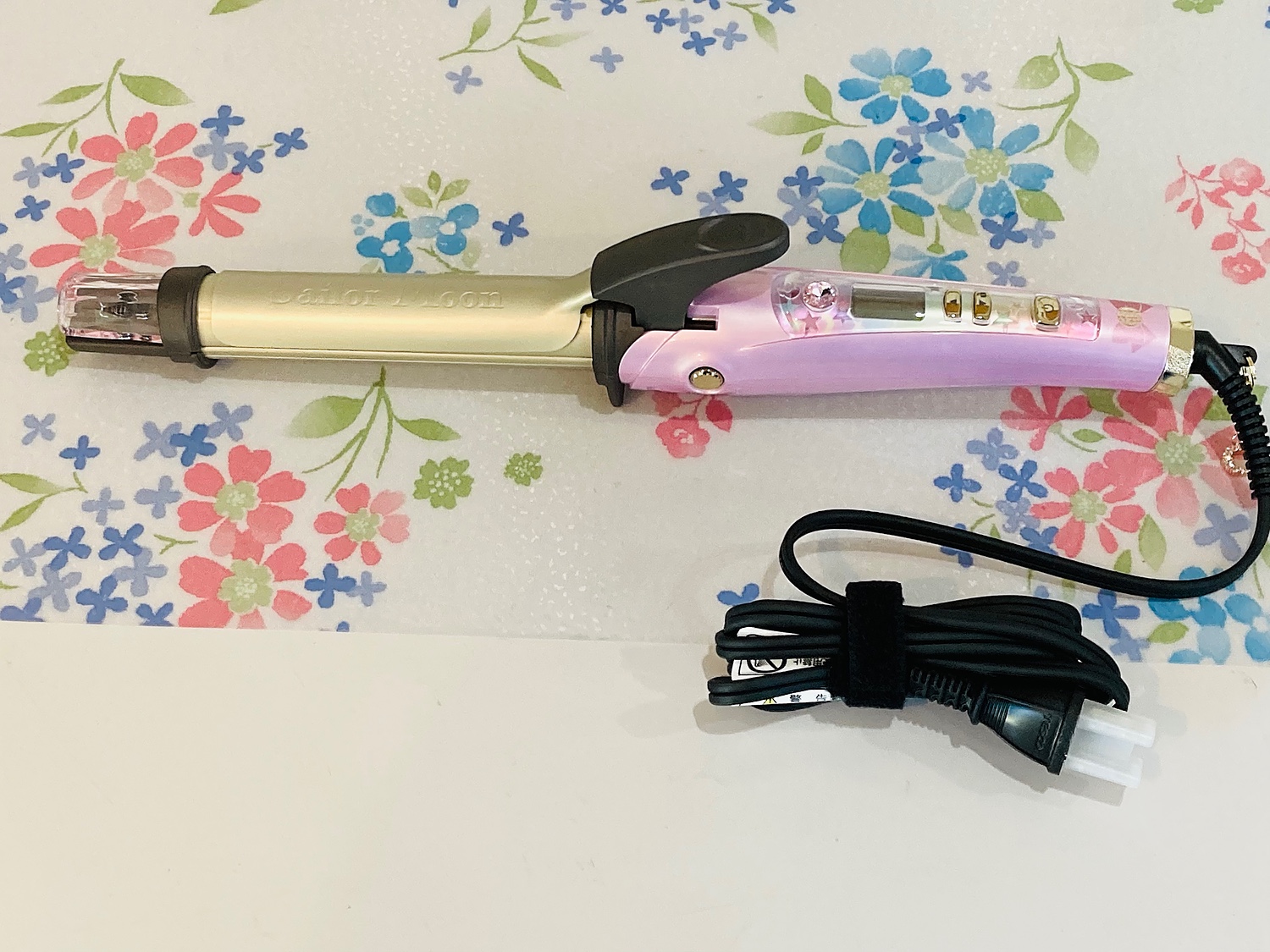 セーラームーン コテ テスコム キレイをつくる」小型家電メーカーテスコムから 『美少女戦士