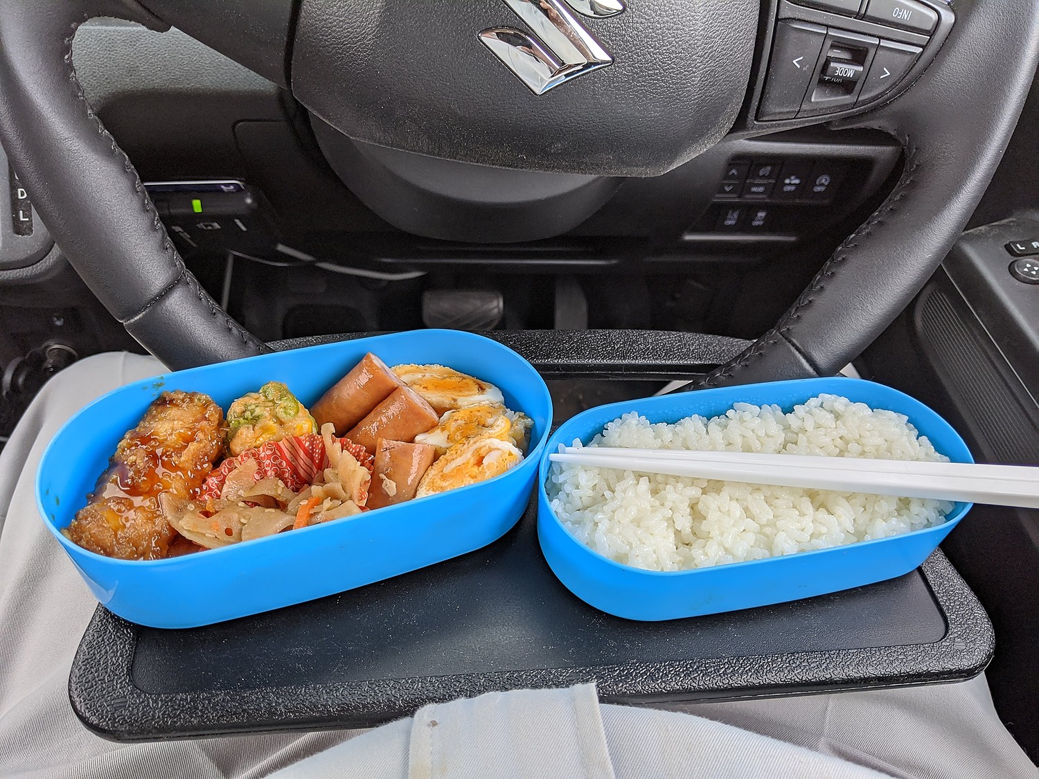 楽天市場 送料無料 ハンドルテーブル 車用 テーブル Mini ワンタッチ装着 2way 食事やちょっとした作業が快適に トレー ハンドル ステアリング 車用 車載 カー用品 Er Ht2 Mitas みんなのレビュー 口コミ