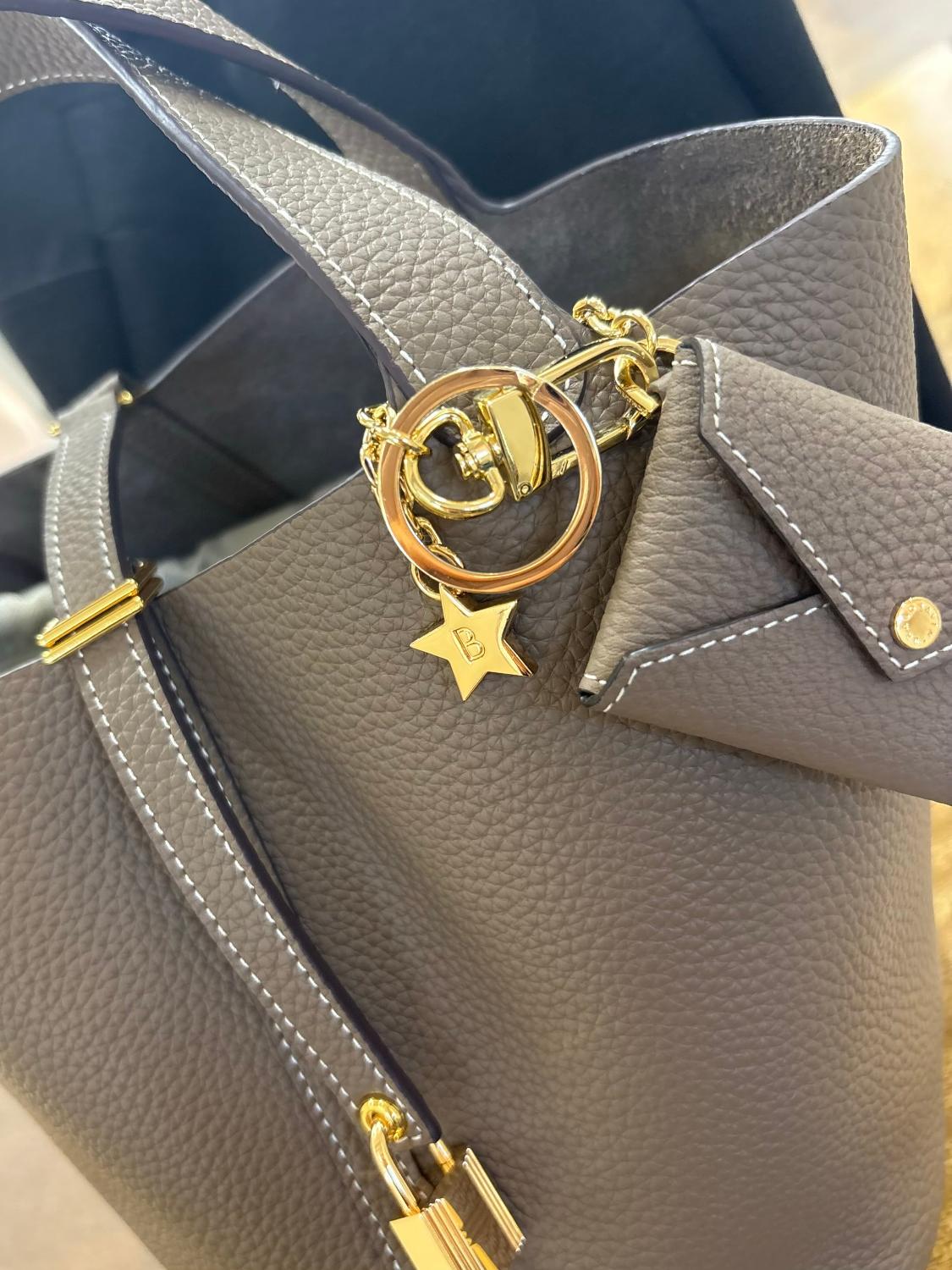 本革バッグ キューブバッグ ecrin22 レビュー画像13