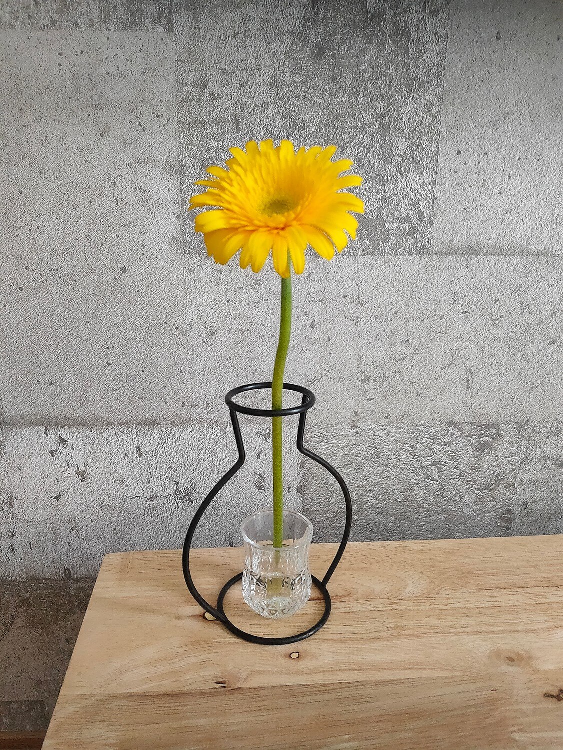 構想する 誠実さ ベルベット 仏壇 花瓶 倒れる 近傍 発行 祈り