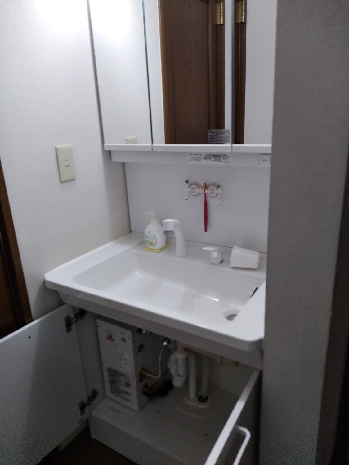 楽天市場 洗面化粧台 Toto T Vs 023 75 A Ldpb075bagen1a Lmpb075a3gdc1g Toto 洗面化粧台 Vシリーズ 三面鏡 3面鏡 高さ1900mm対応 幅75cm Led エコミラーあり 2枚扉タイプ 扉カラー ホワイト 送料無料 家電と住宅設備の ジュプロ みんなのレビュー