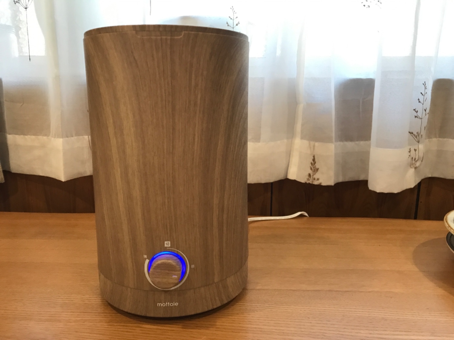 加湿器 お手入れ簡単 上から給水 上部給 スリム 大容量 2.5L 卓上 木目 超音波式 ミスト 静音 静か火傷しない  mottole加湿器 MTL-H001口コミ 上から給水加湿器 レビュー画像7