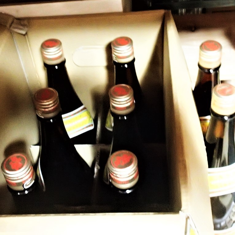 おまけ付き≪ダンボール≫芋焼酎 白玉の露 1800ml 25度 6本セット【送料無料（北海道・沖縄を除く）】≪包装のし不可≫【ダンボール 箱でお届けします】【白玉醸造】【常温配送限定】(ビッグリカーズ) みんなのレビュー·口コミ