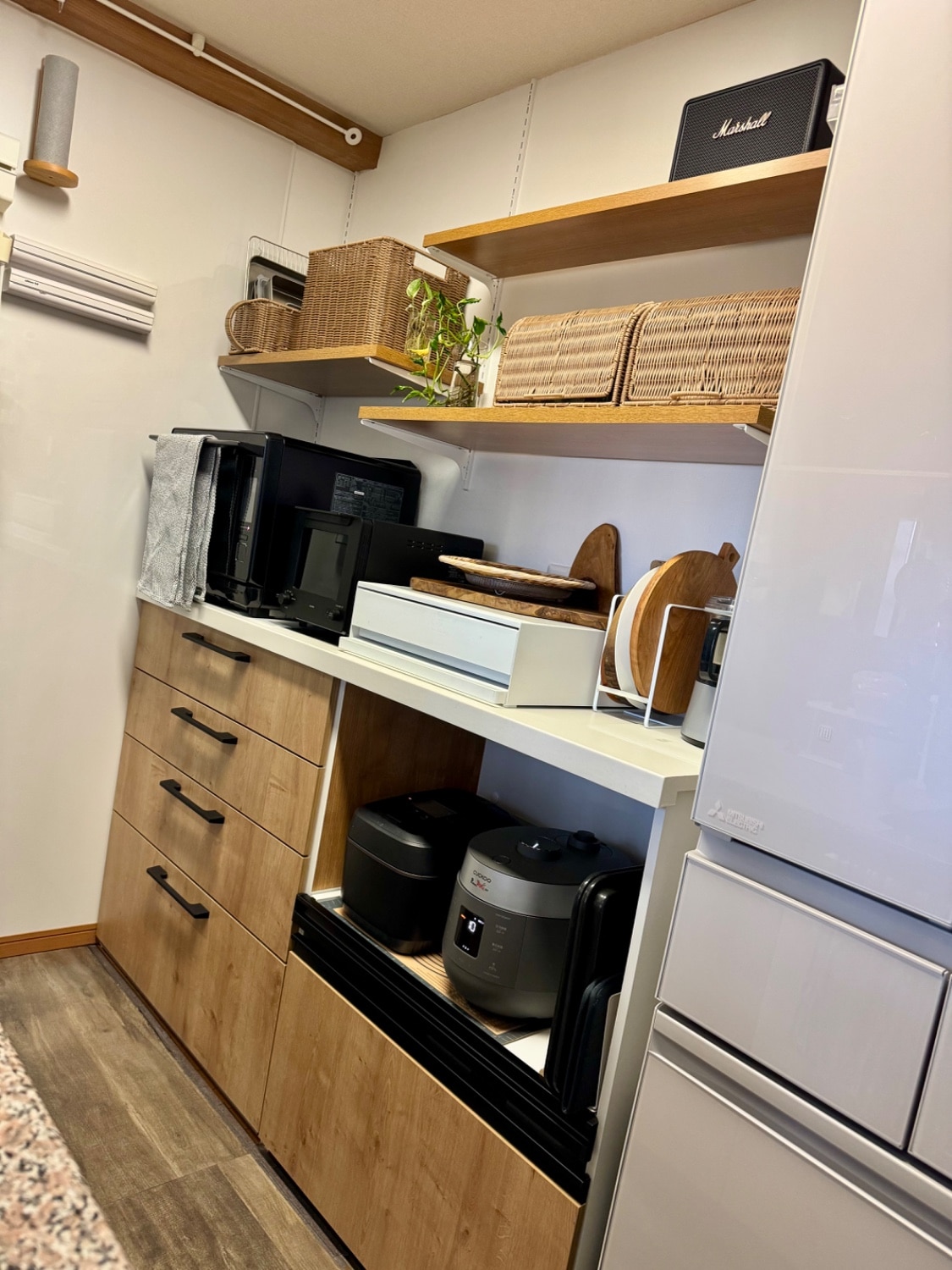 リクシル/キッチン吊り戸棚/ノクト/ブラックスタッコ【耐震機能あり】 リクシル/キッチン吊り戸棚/ノクト/ブラックスタッコ【耐震機能あり