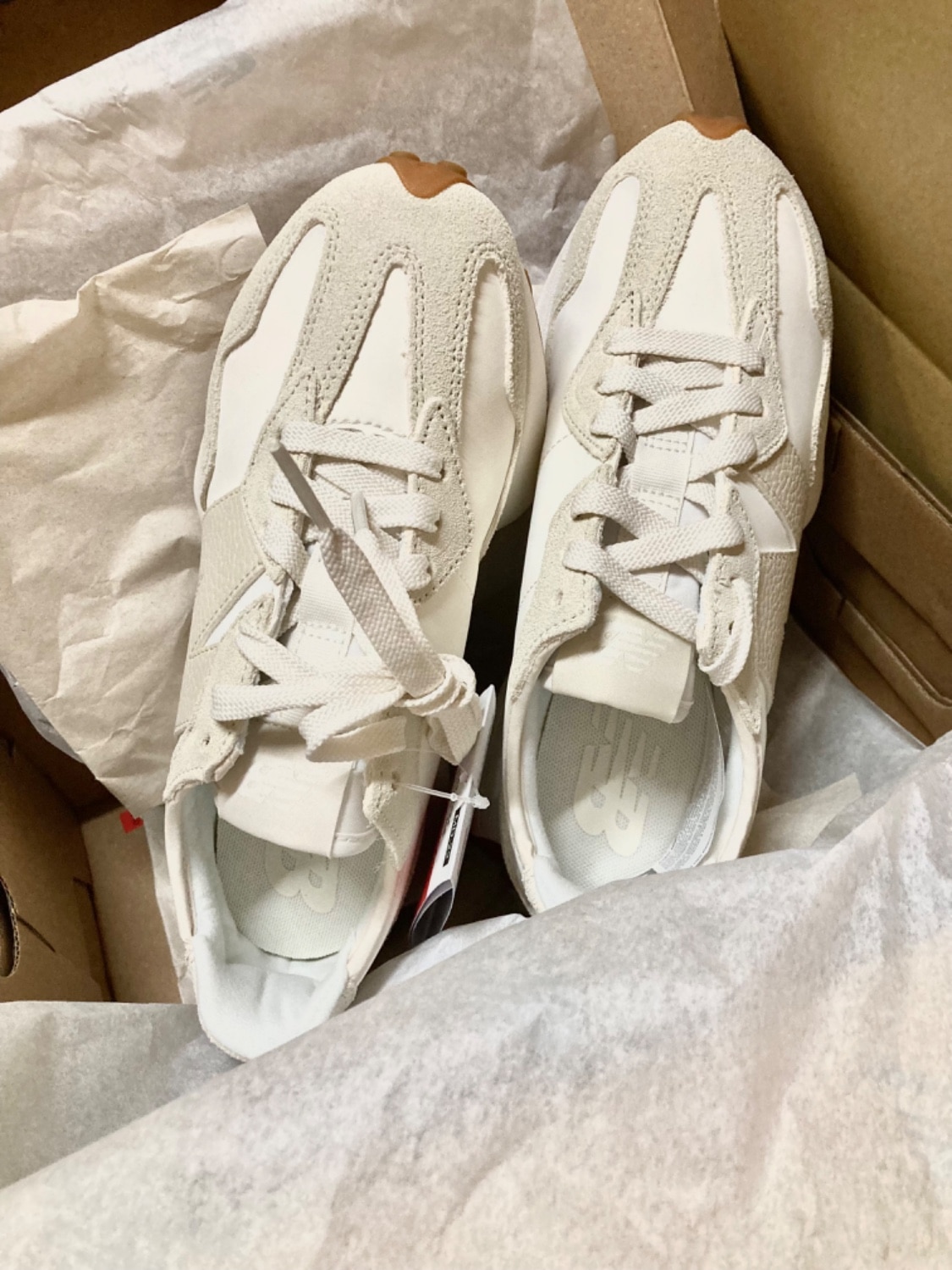 新品　ニューバランス　スニーカー スポーツシューズ 327 WS327NKD B スニーカー WS327NKD B | スポーツ用品ならヒマラヤオンライン