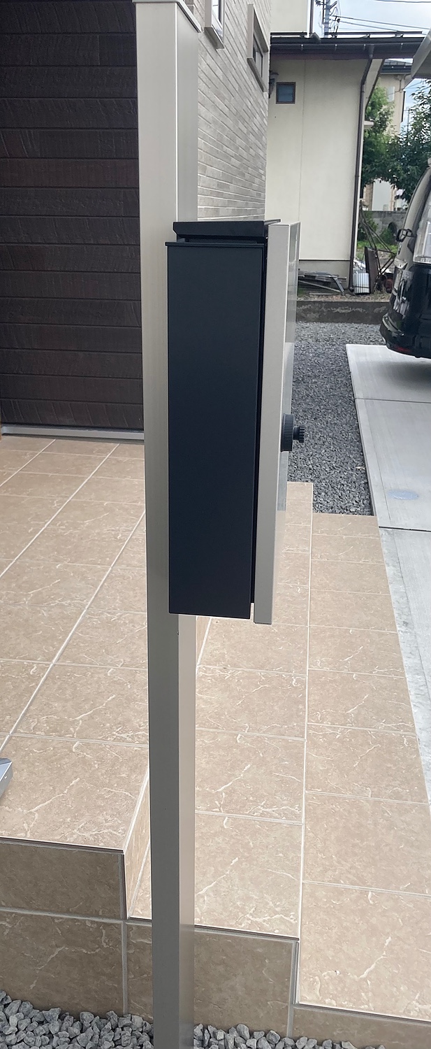 年間定番 機能ポール YKKap シンプレオ ポストユニット 1型 照明付き本体 T13型ポスト 簡易錠 セット イメージ